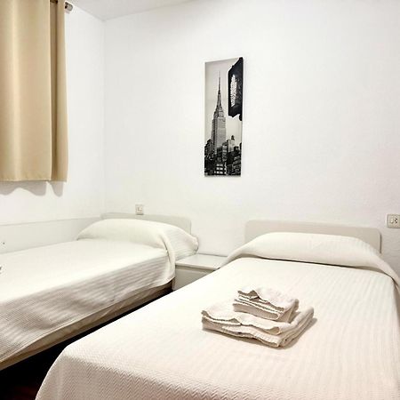 Apartamentos Amatista Salou Exteriör bild